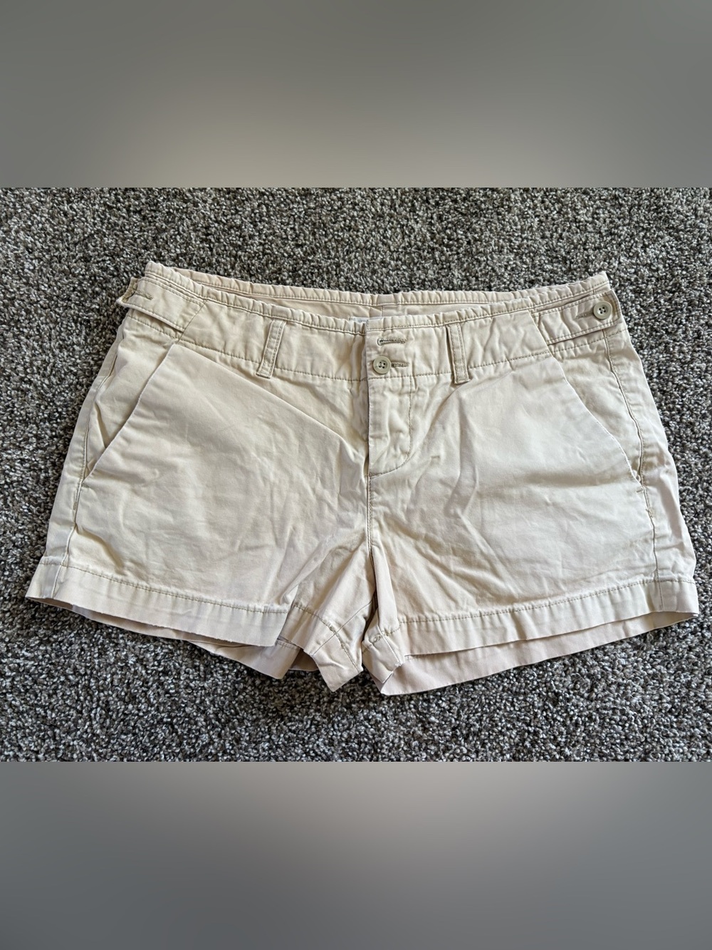 GAP Women’s Cream Cotton Shorts